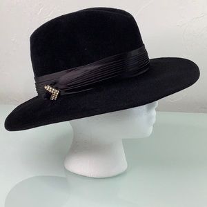 Vintage betmar Union Label Rhinestone banded Wool Fedora black hat size S/M EUC